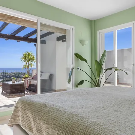 Altos De La Quinta Apartment Benahavis
