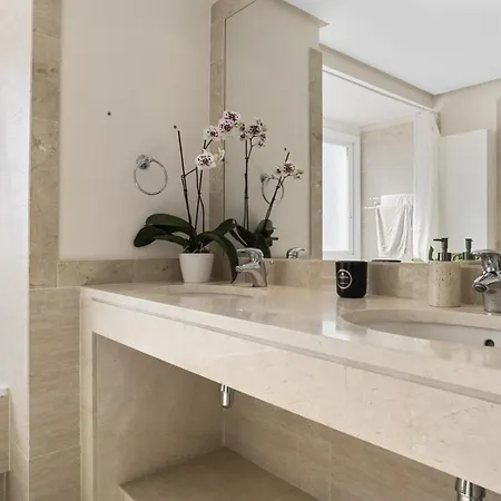 Apartment Altos De La Quinta Benahavis