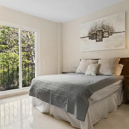 Apartment Altos De La Quinta Benahavis