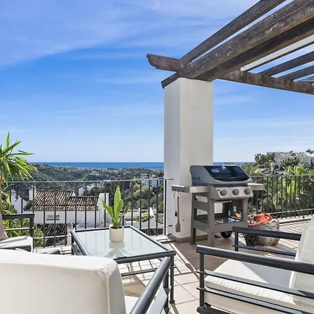 Altos De La Quinta Apartment *